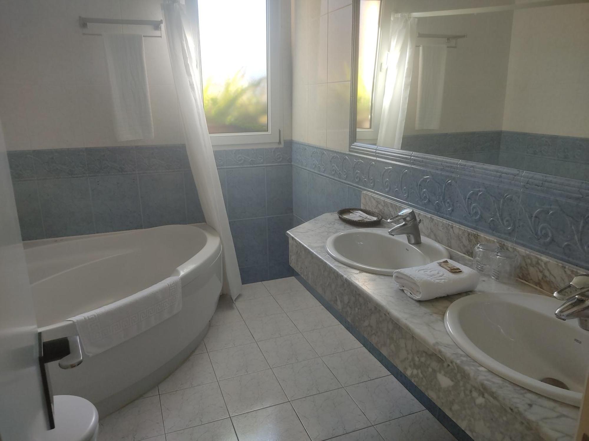 Hotel Suite Miono Castro Urdiales Zewnętrze zdjęcie